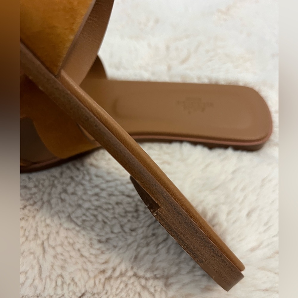 Hermès Oran Sandals Suede Gold / Camel Size 41 - Picture 3 of 4